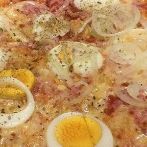 Pizza cotto ppolla salamino uovo