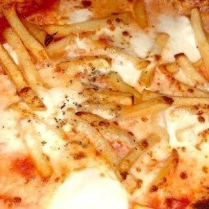 Pizza con patate fritte