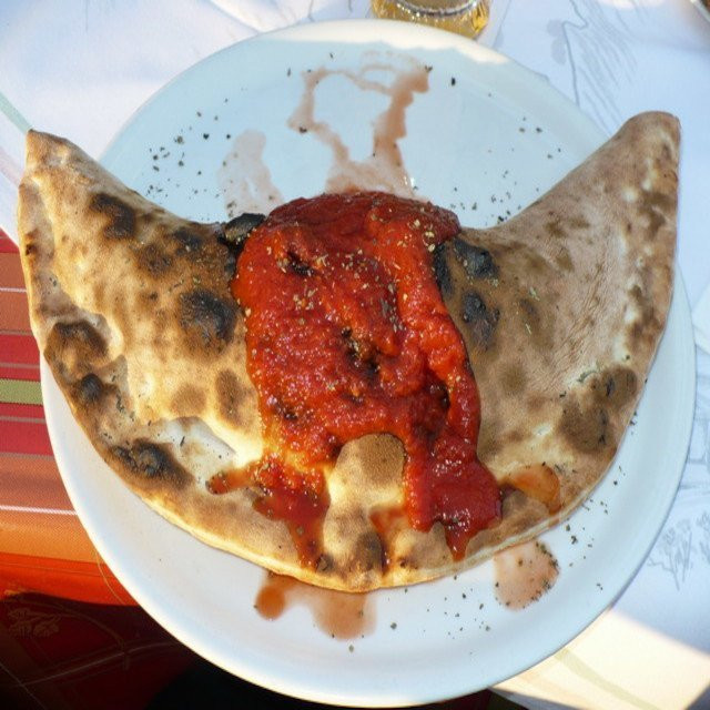 Salsa Pomodoro, mozzarella, Melanzane, zucchine, peperoni, pomodorini