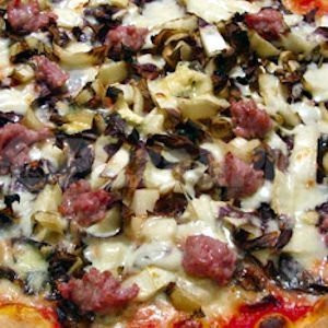 pizza salsiccia radicchio di treviso stracchino