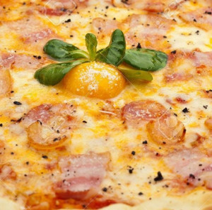 pizza carbonara