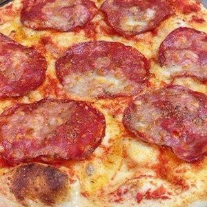 Pizza salame nostrano